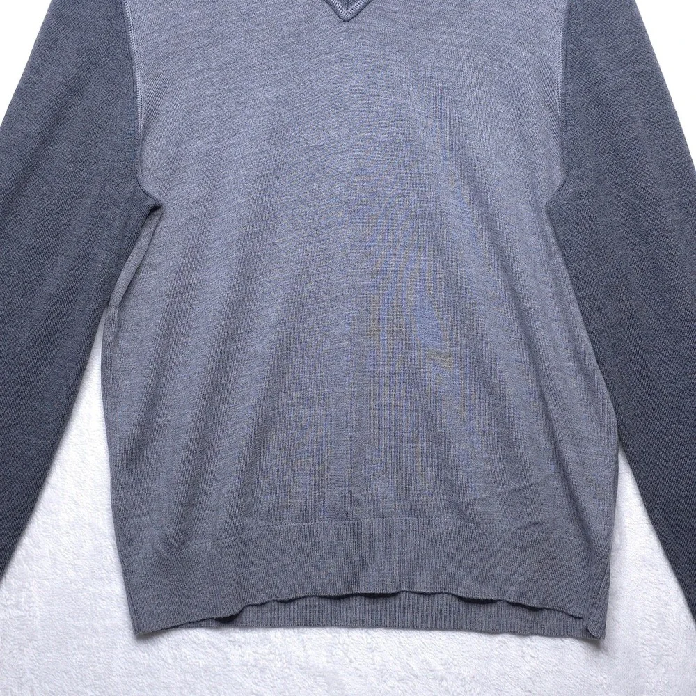 BANANA REPUBLIC Extra Fine Merino‎ Wool V-Neck Sweater Two Tone Gray Mens Sz L
